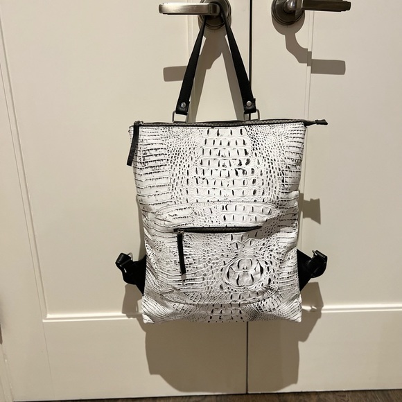 Polonia Cruz Leather Bag / Backpack. White With Black - Picture 8 of 15